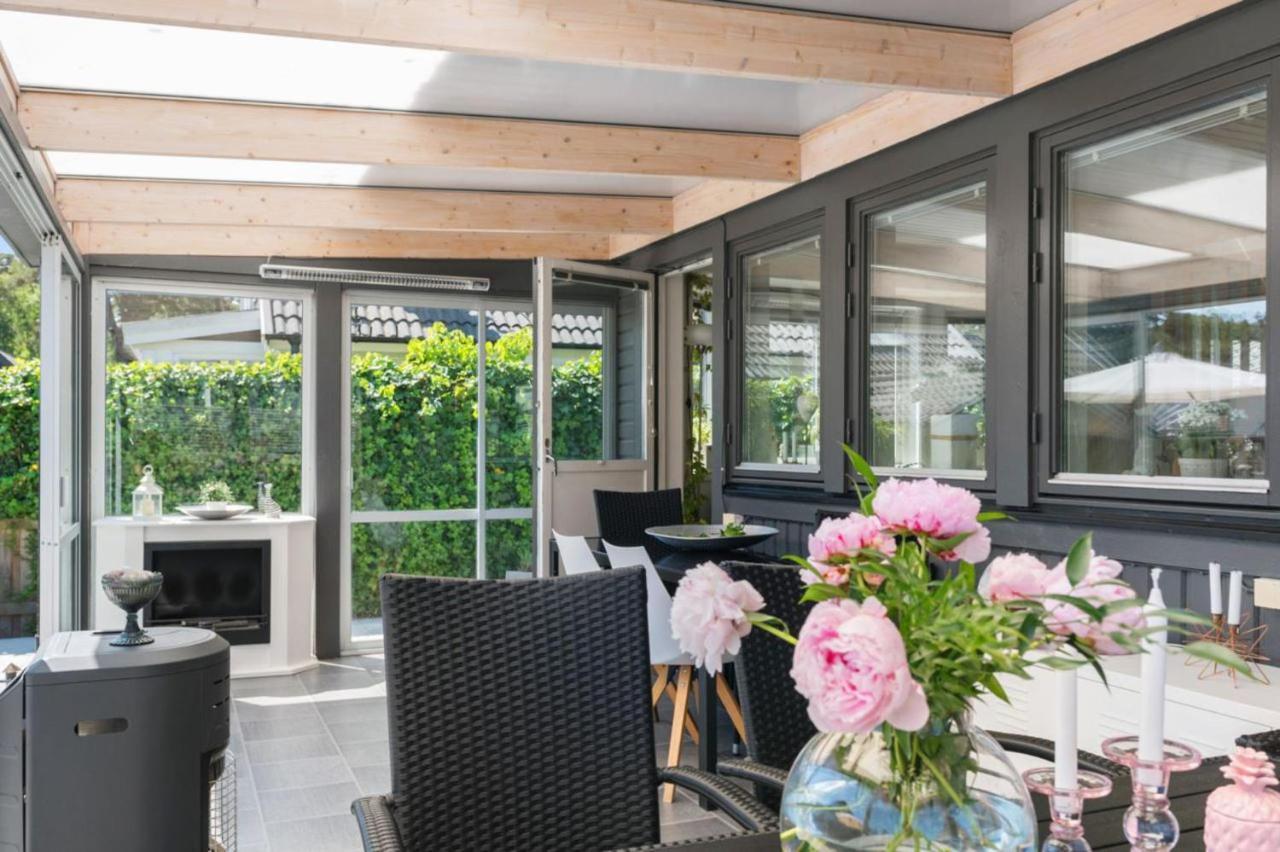 Charming 2-Floor House By The Sea In Ahus Sweden Villa Bagian luar foto