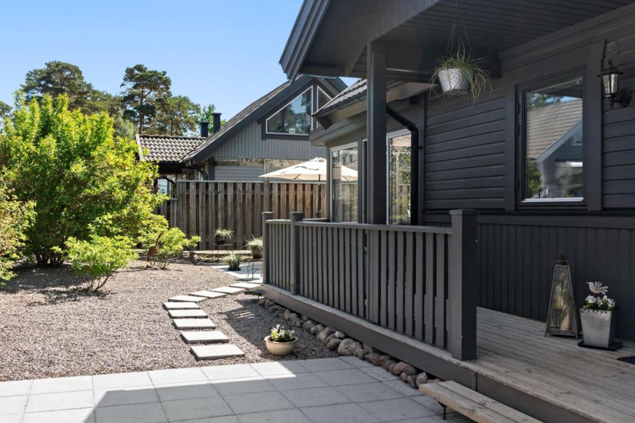 Charming 2-Floor House By The Sea In Ahus Sweden Villa Bagian luar foto