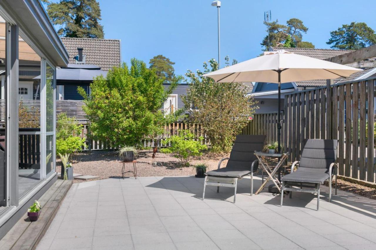 Charming 2-Floor House By The Sea In Ahus Sweden Villa Bagian luar foto
